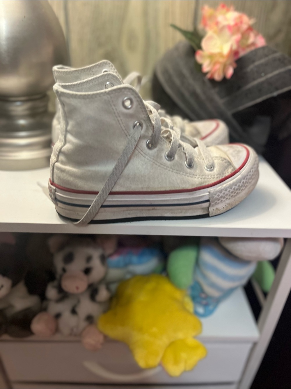 Converse Kids Off-White High-Top Sneakers with Red Stripe - Picture 2 of 6